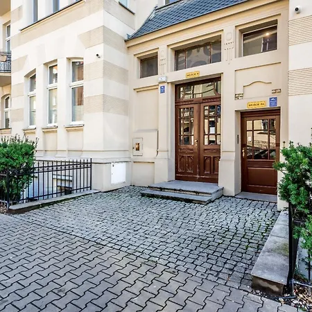 公寓 Comfortable Underground In By Rent Like