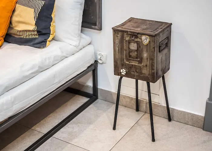 Comfortable Underground In By Rent Like 아파트 포즈난